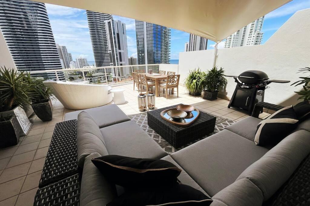 Private Sky Terrace Classic Penthouse 2 Car Parks Apartamento Gold Coast Exterior foto