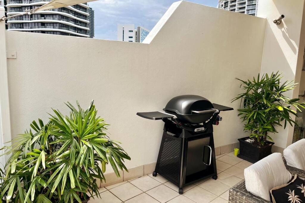 Private Sky Terrace Classic Penthouse 2 Car Parks Apartamento Gold Coast Exterior foto