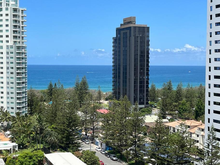 Private Sky Terrace Classic Penthouse 2 Car Parks Apartamento Gold Coast Exterior foto